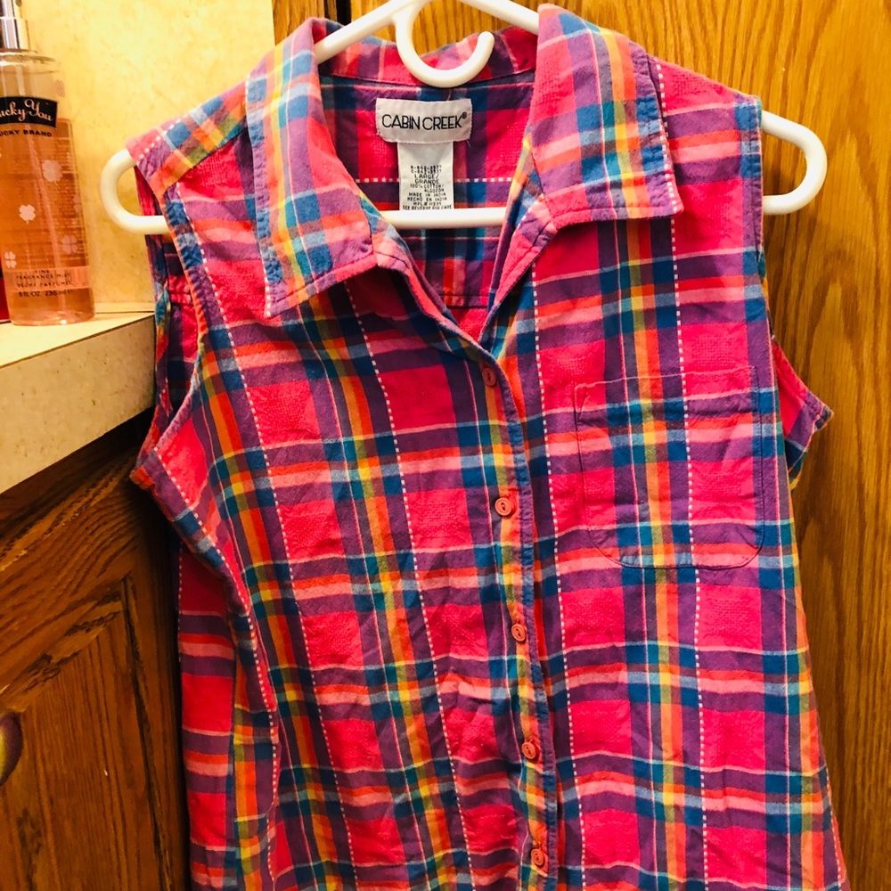 Button down sleeveless top